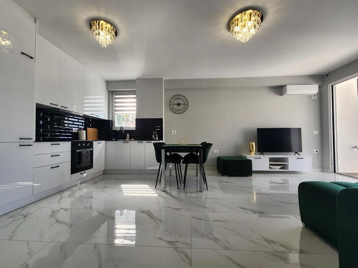 Amazing Sea View Apartment Sarandë
